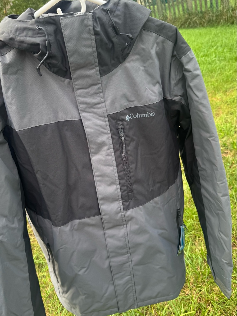 Columbia Men’s Two-Tone Gray Waterproof Hooded Raincoat
